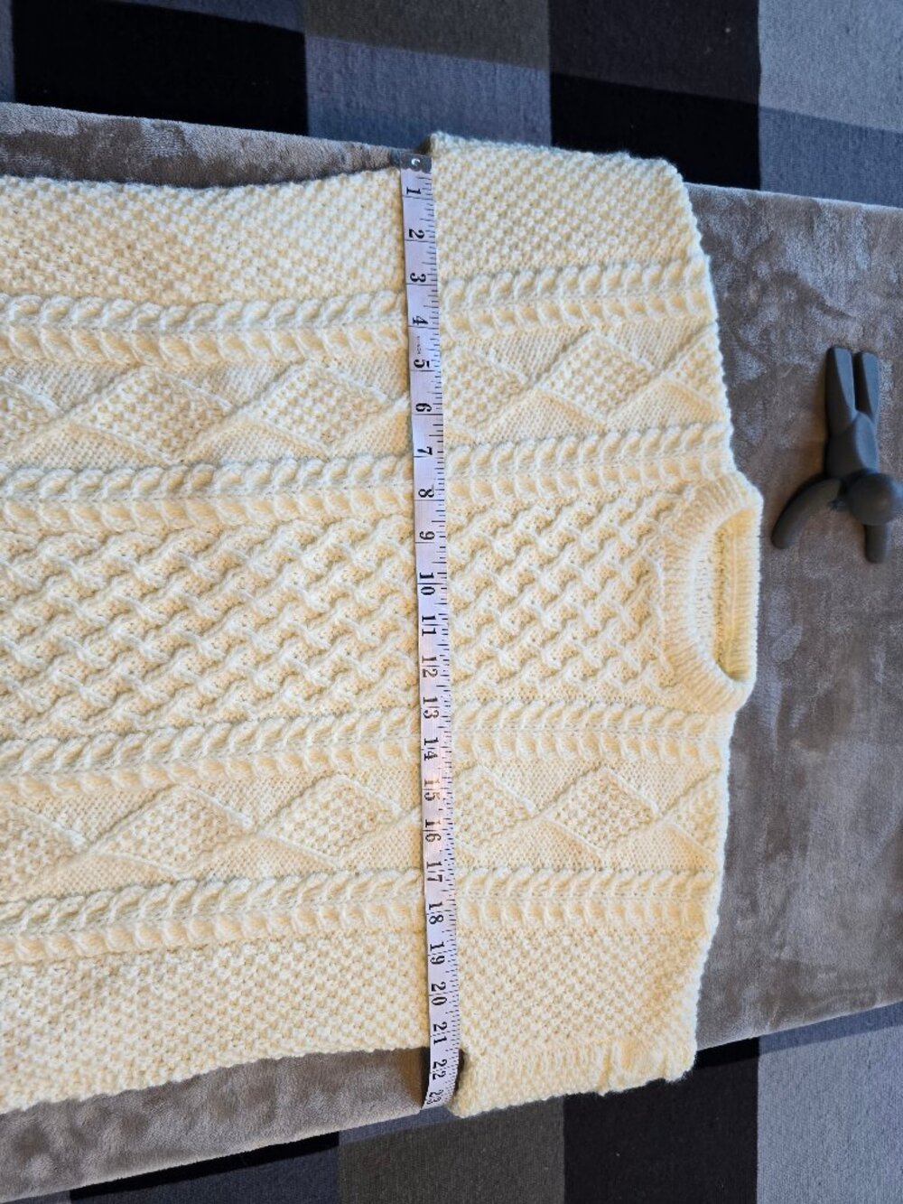Hand-Knitted O'Grady Clan Heritage Aran Fisherman Sweater – Ultra-Soft Cream Cab - Picture 4 of 6